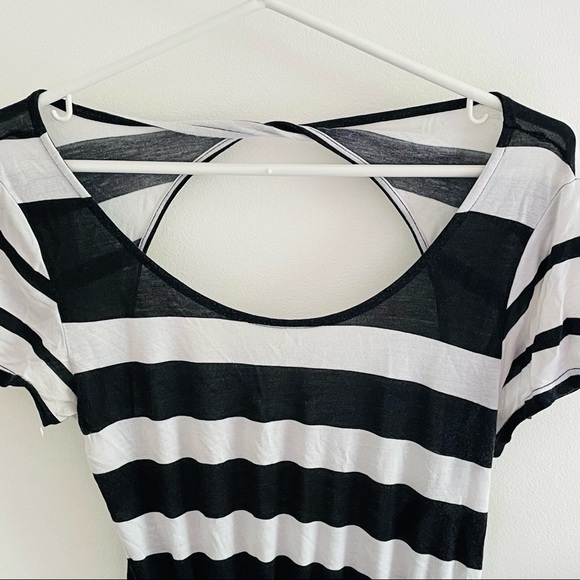 H&M Black and white striped dress - Picture 2 of 7